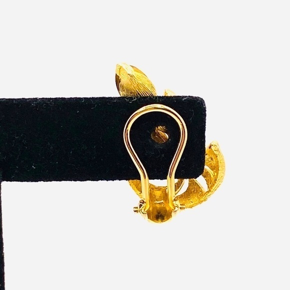 Clip Ons Earrings Gold Tone Pink Crystals - Picture 13 of 15